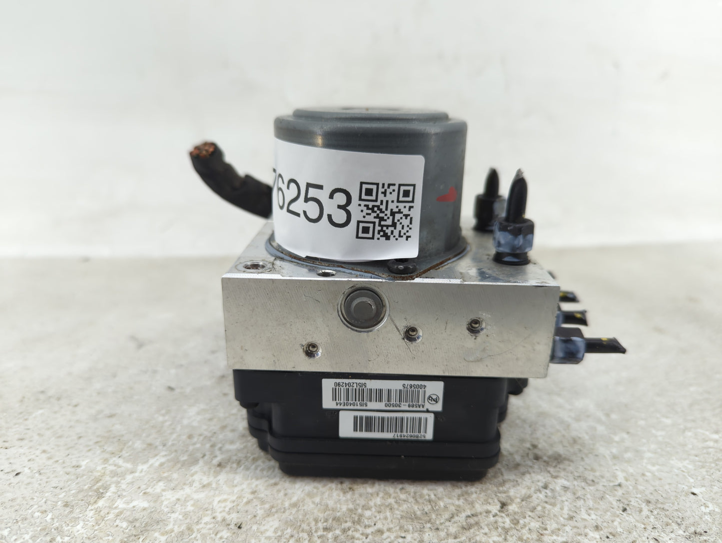 2021-2022 Hyundai Elantra ABS Pump Control Module Replacement P/N:61589-41600 58900-AA500 Fits Fits 2021 2022 OEM Used Auto 