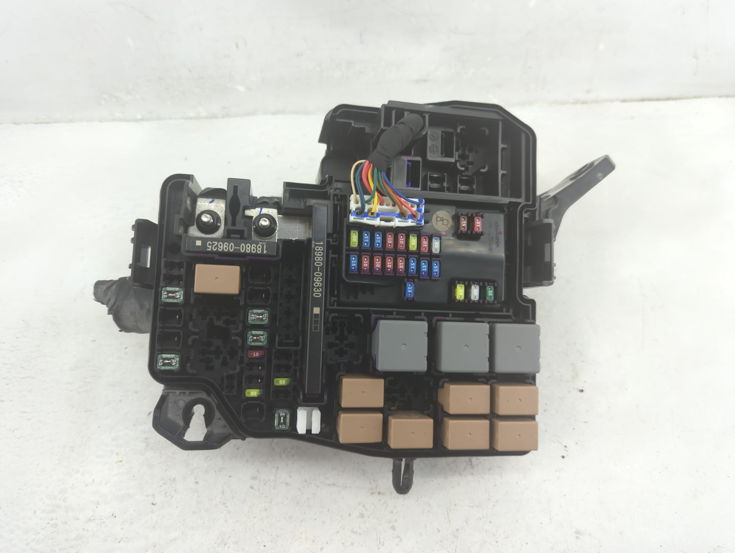 2021-2022 Hyundai Elantra Fusebox Fuse Box Panel Relay Module P/N:91956-AA020 Fits Fits 2021 2022 OEM Used Auto Parts - Oemu