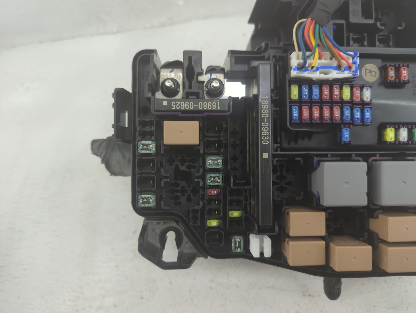 2021-2022 Hyundai Elantra Fusebox Fuse Box Panel Relay Module P/N:91956-AA020 Fits Fits 2021 2022 OEM Used Auto Parts - Oemu