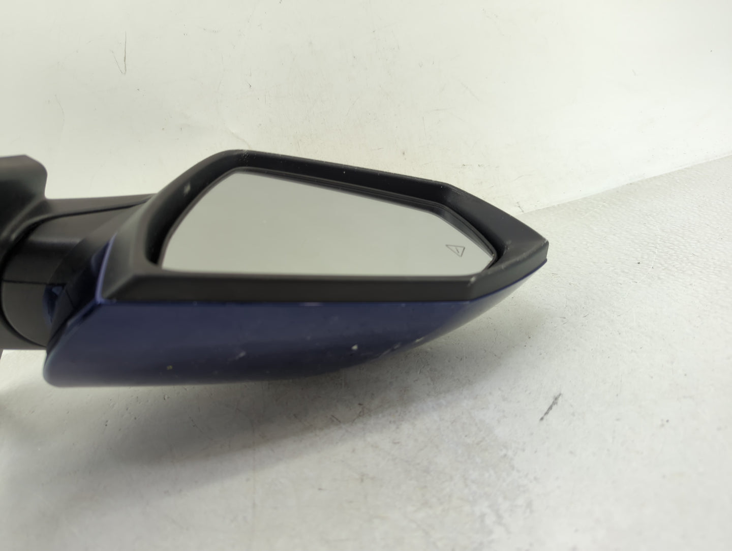 2021-2022 Hyundai Elantra Driver Side View Mirror - Left Door Mirror OEM Used - Oemusedautoparts1.com