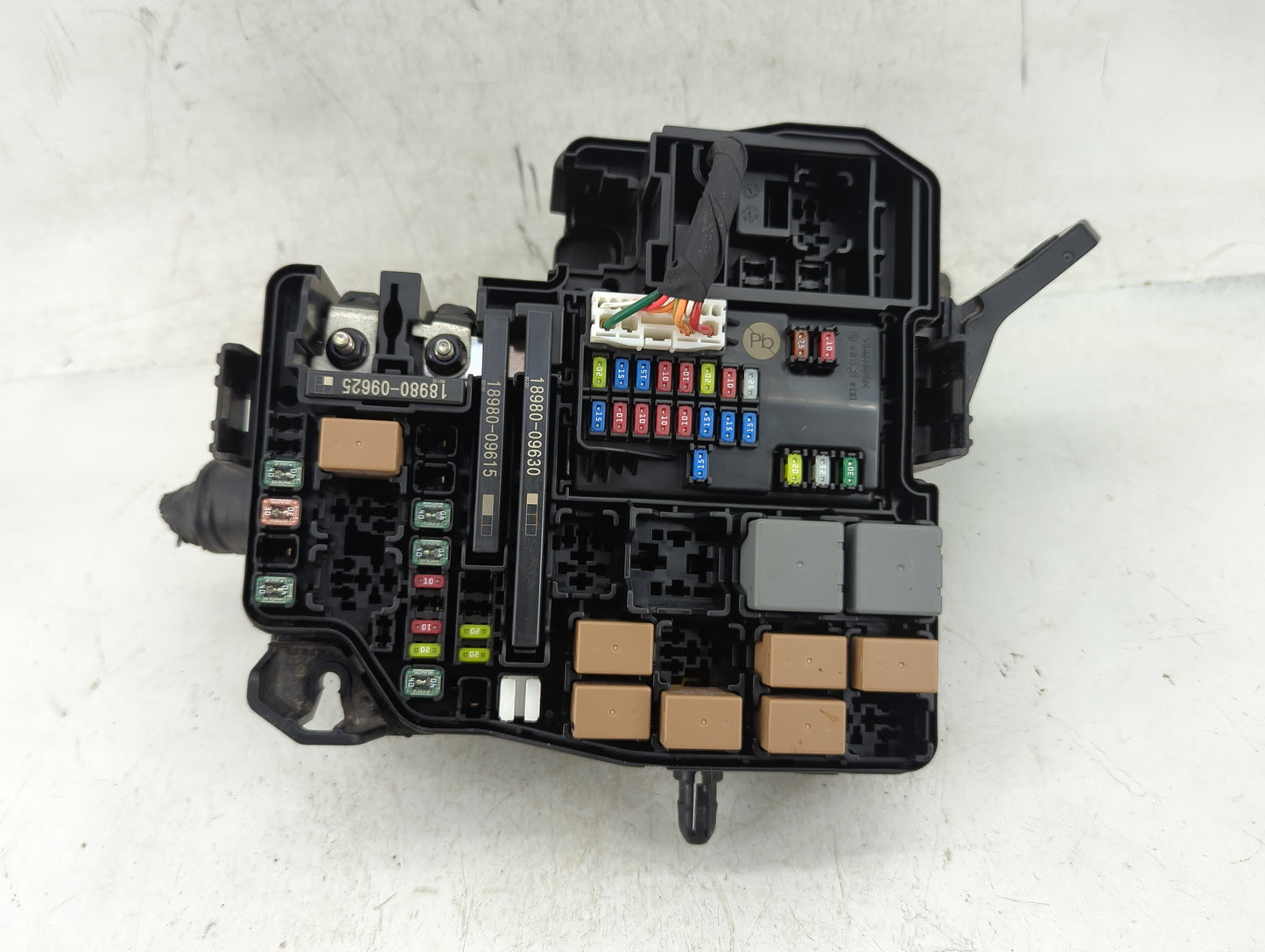 2021-2022 Hyundai Elantra Fusebox Fuse Box Panel Relay Module P/N:91956-AA020 Fits Fits 2021 2022 OEM Used Auto Parts - Oemu
