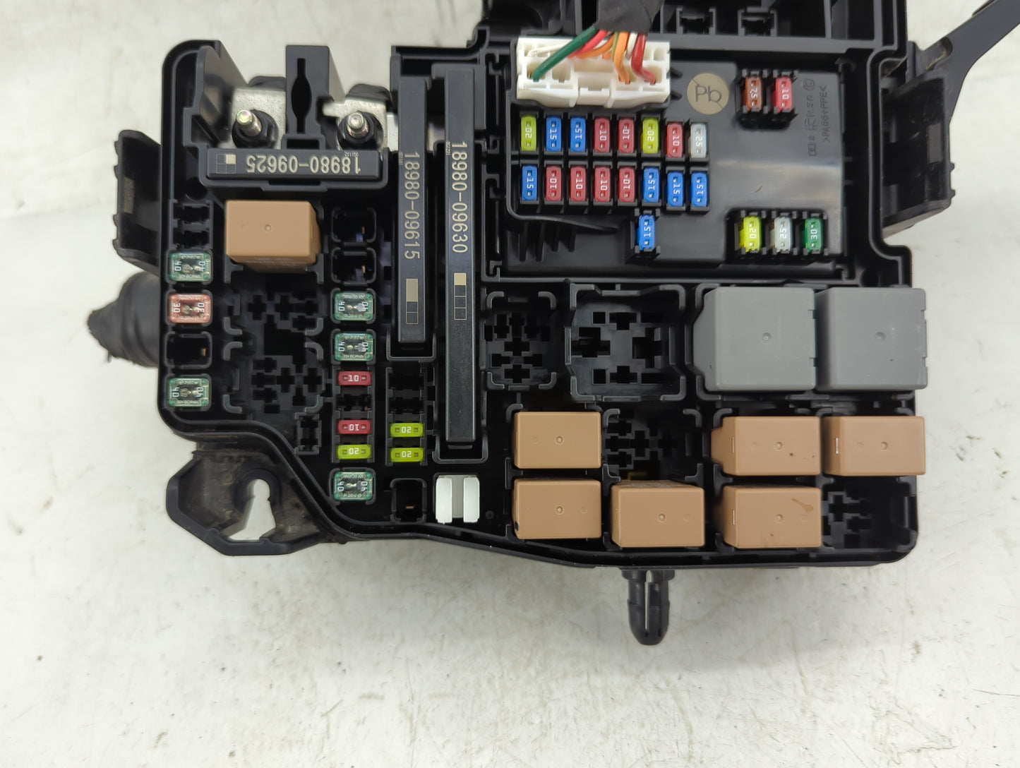 2021-2022 Hyundai Elantra Fusebox Fuse Box Panel Relay Module P/N:91956-AA020 Fits Fits 2021 2022 OEM Used Auto Parts - Oemu