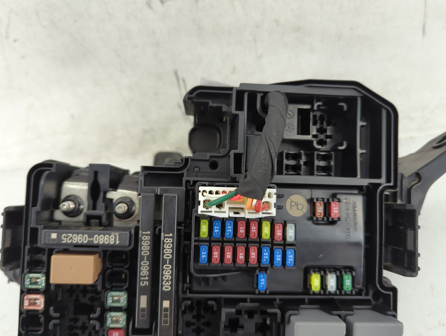 2021-2022 Hyundai Elantra Fusebox Fuse Box Panel Relay Module P/N:91956-AA020 Fits Fits 2021 2022 OEM Used Auto Parts - Oemu