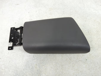 compare product 2021-2022 Hyundai Elantra Center Console Armrest Cover Lid Fits Fits 2021 2022 OEM Used Auto Parts