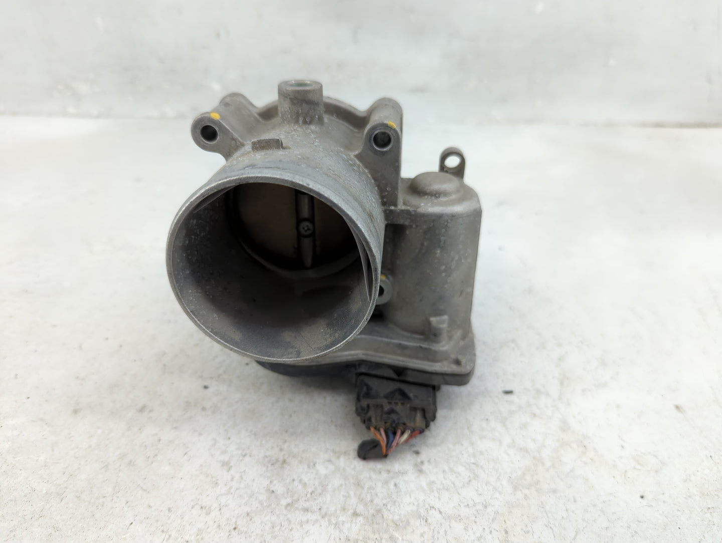 2021-2022 Hyundai Elantra Throttle Body P/N:35100-2J410 6270 10D06 Fits Fits 2021 2022 OEM Used Auto Parts - Oemusedautopart
