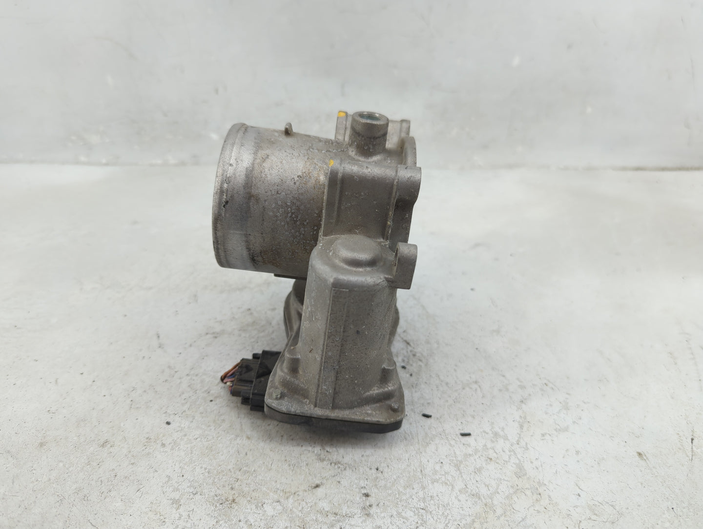 2021-2022 Hyundai Elantra Throttle Body P/N:35100-2J410 6270 10D06 Fits Fits 2021 2022 OEM Used Auto Parts - Oemusedautopart