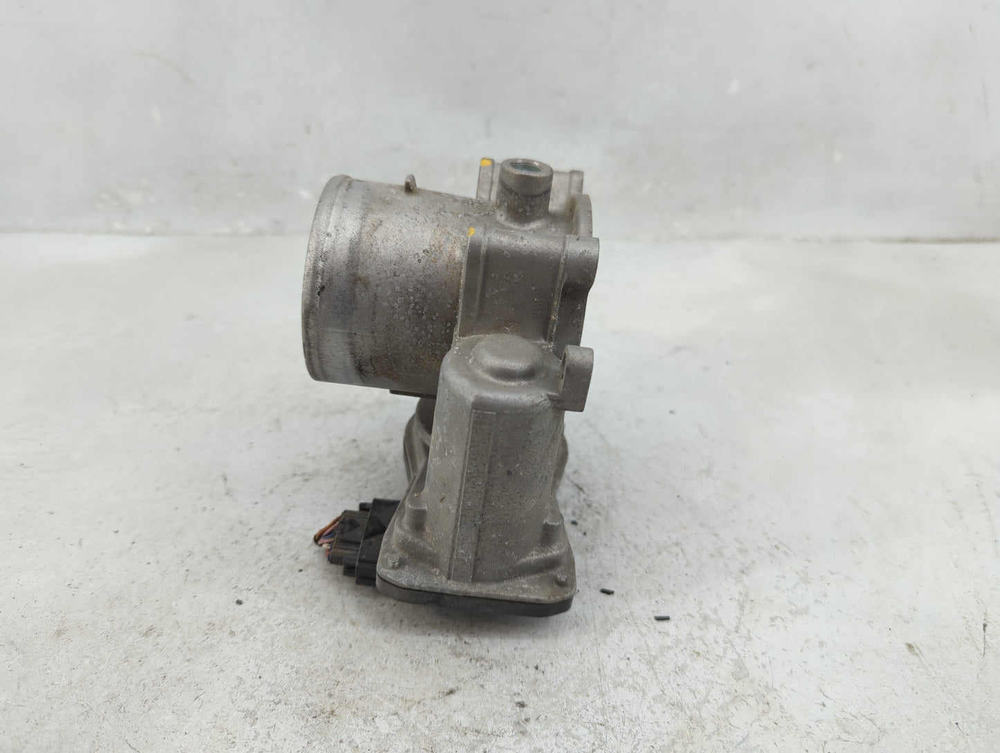 2021-2022 Hyundai Elantra Throttle Body P/N:35100-2J410 6270 10D06 Fits Fits 2021 2022 OEM Used Auto Parts - Oemusedautopart