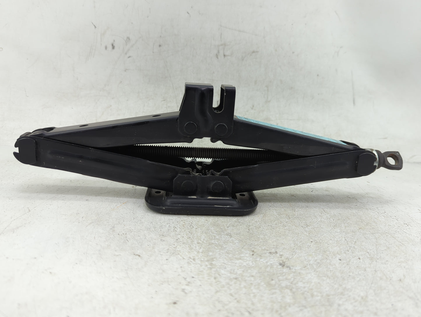2021 Hyundai Elantra Spare Scissor Car Jack - Oemusedautoparts1.com