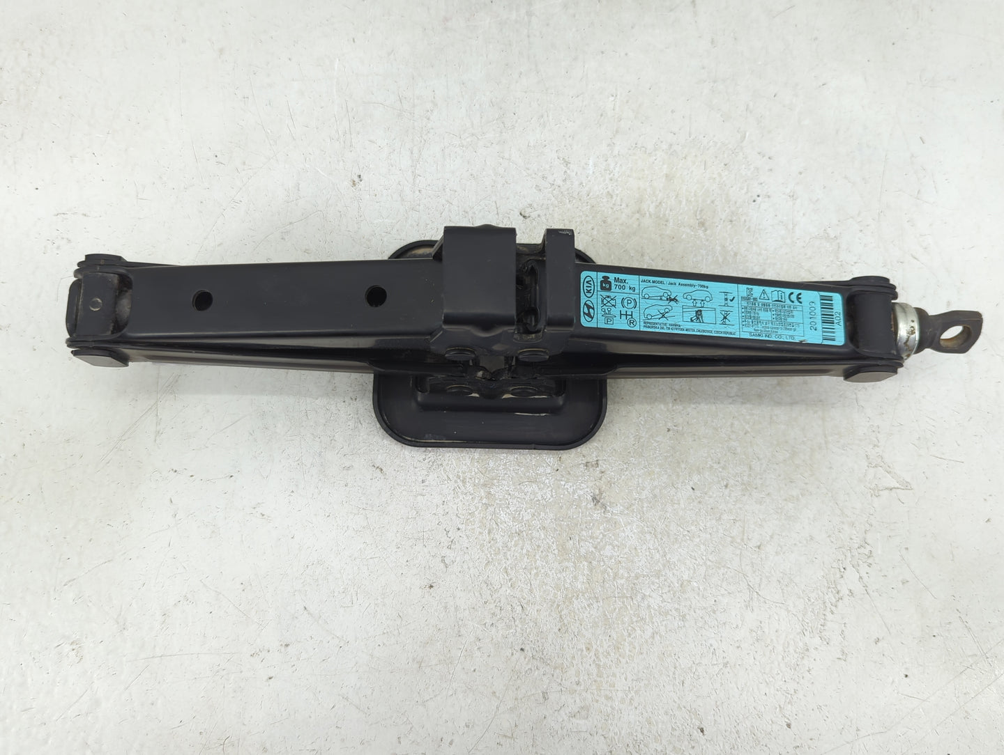 2021 Hyundai Elantra Spare Scissor Car Jack 1409489 - Oemusedautoparts1.com