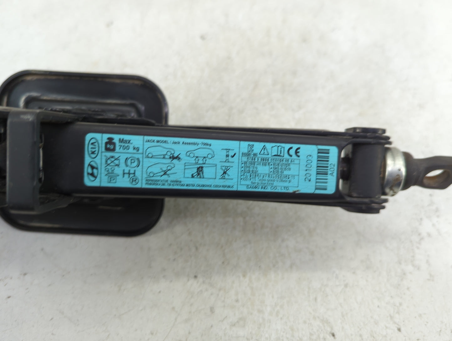 2021 Hyundai Elantra Spare Scissor Car Jack 1409489 - Oemusedautoparts1.com