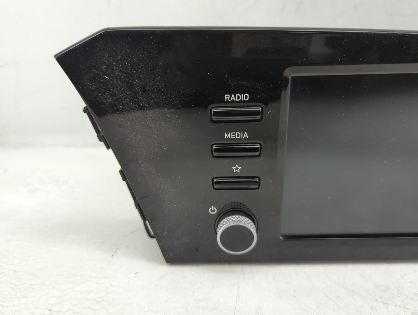 2021-2022 Hyundai Elantra Radio AM FM Cd Player Receiver Replacement P/N:96160-AA240L5R Fits Fits 2021 2022 OEM Used Auto Pa