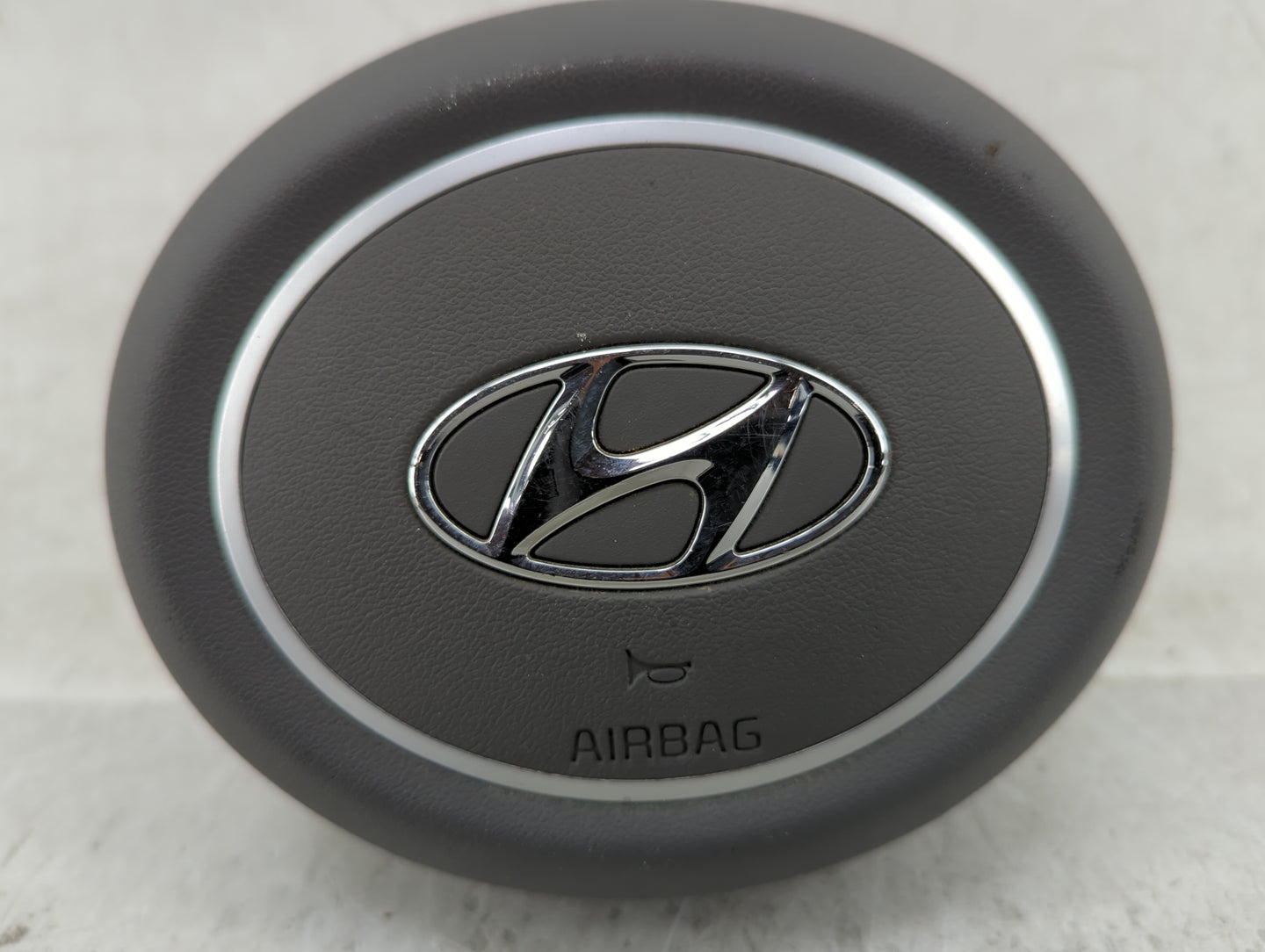 2021-2022 Hyundai Elantra Air Bag Driver Left Steering Wheel Mounted Fits Fits 2021 2022 OEM Used Auto Parts - Oemusedautopa