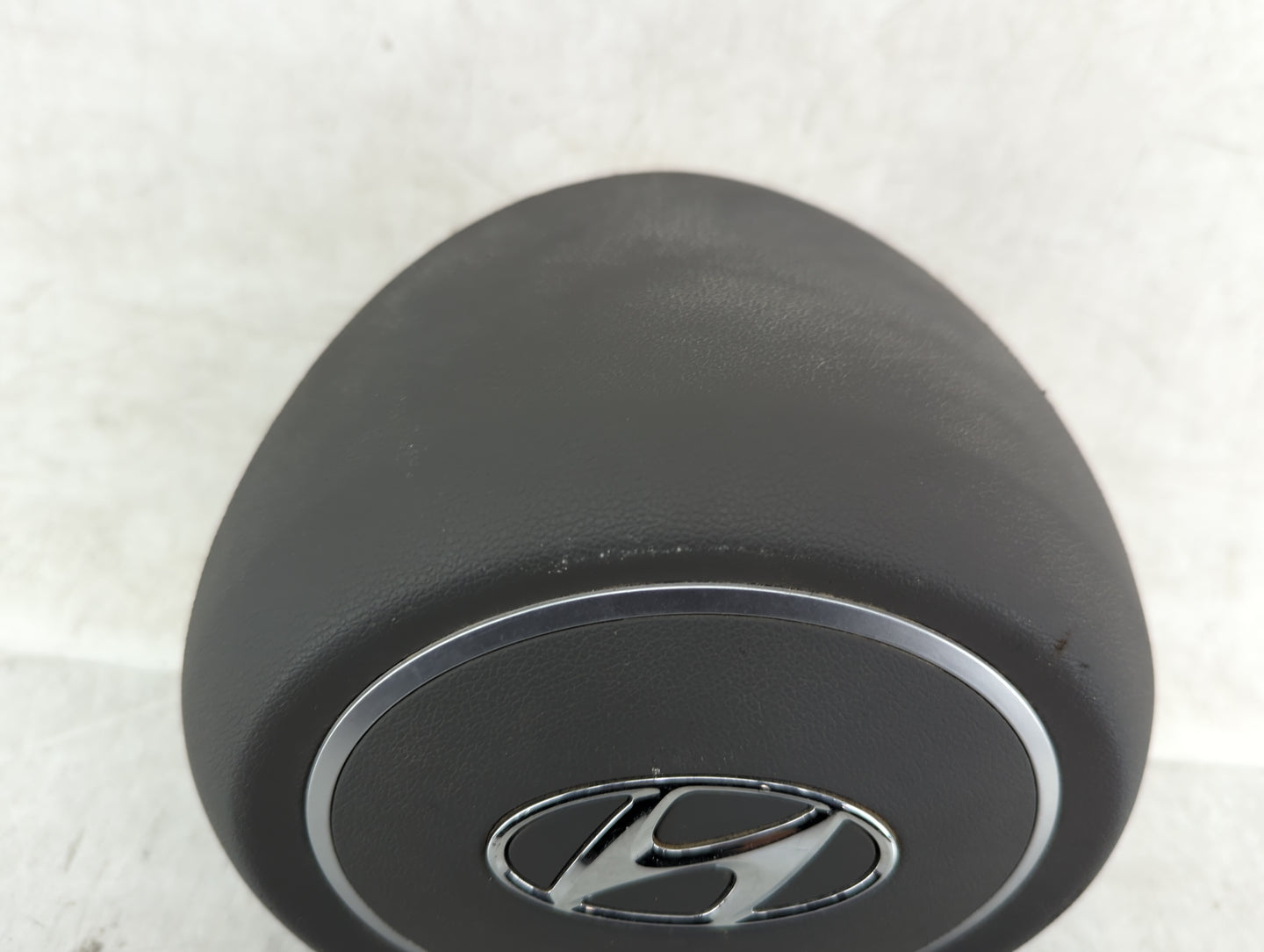 2021-2022 Hyundai Elantra Air Bag Driver Left Steering Wheel Mounted Fits Fits 2021 2022 OEM Used Auto Parts - Oemusedautopa