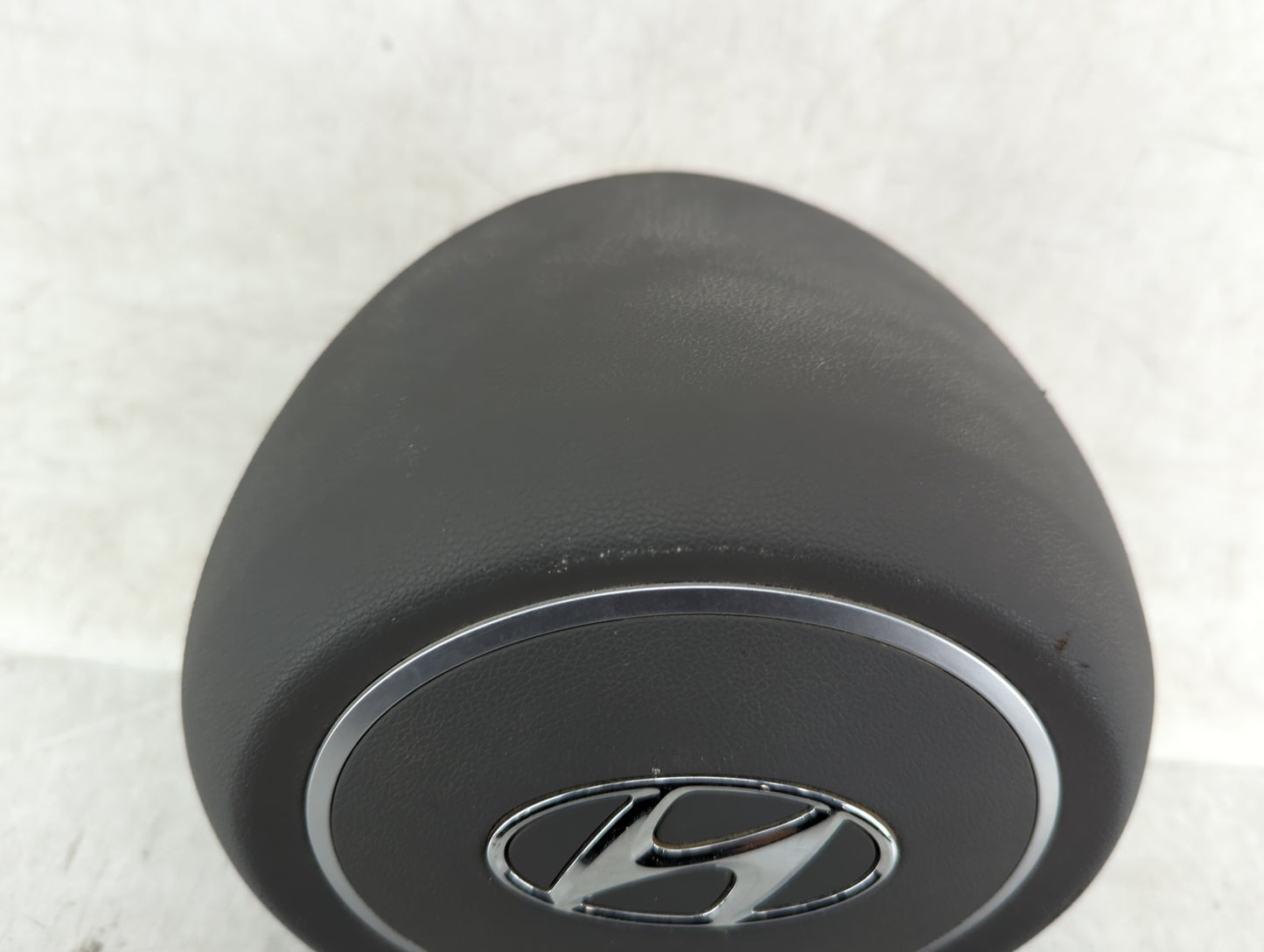 2021-2022 Hyundai Elantra Air Bag Driver Left Steering Wheel Mounted Fits Fits 2021 2022 OEM Used Auto Parts - Oemusedautopa