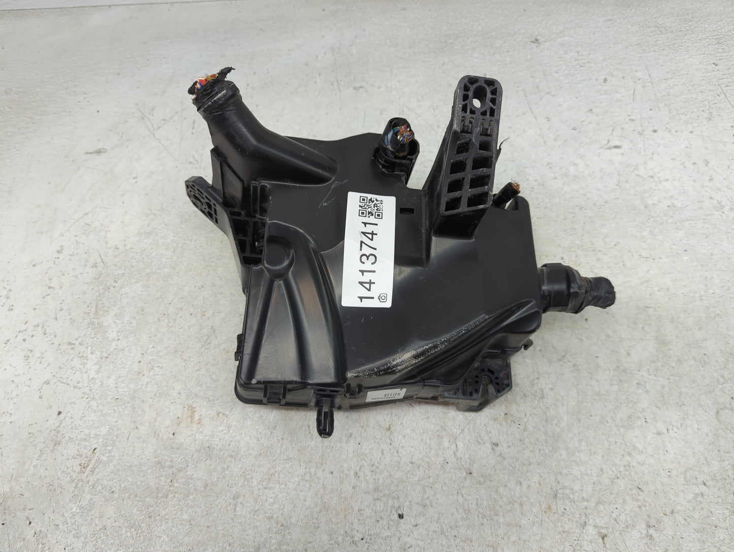 2021-2022 Hyundai Elantra Fusebox Fuse Box Panel Relay Module P/N:91956-AA020 Fits Fits 2021 2022 OEM Used Auto Parts - Oemu