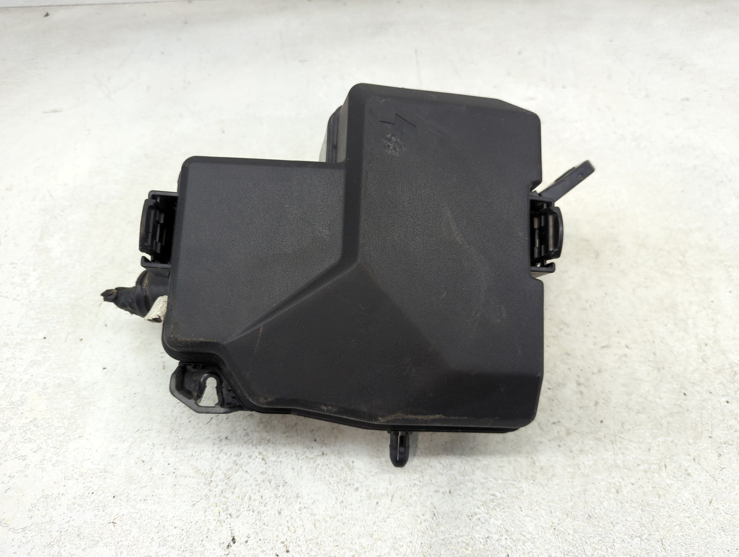 2021-2022 Hyundai Elantra Fusebox Fuse Box Panel Relay Module P/N:91956-AA020 Fits Fits 2021 2022 OEM Used Auto Parts - Oemu
