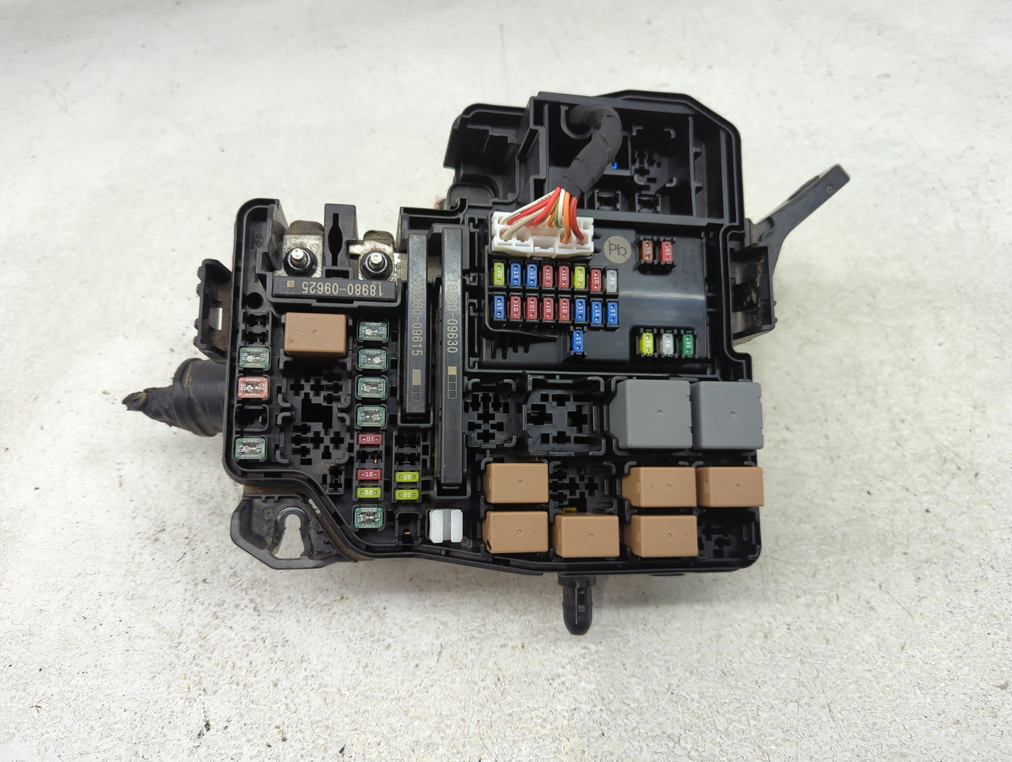 2021-2022 Hyundai Elantra Fusebox Fuse Box Panel Relay Module P/N:91956-AA020 Fits Fits 2021 2022 OEM Used Auto Parts - Oemu