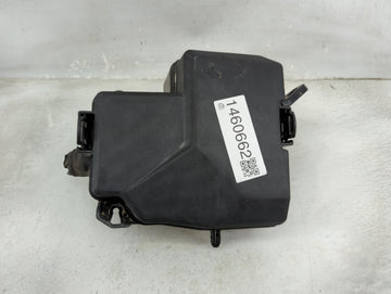 2021-2022 Hyundai Elantra Fusebox Fuse Box Panel Relay Module P/N:18980-09625 18960-09630 Fits Fits 2021 2022 OEM Used Auto 