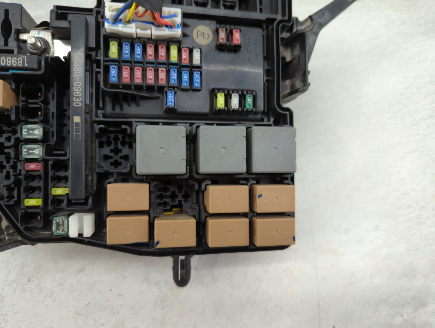 2021-2022 Hyundai Elantra Fusebox Fuse Box Panel Relay Module P/N:18980-09625 18960-09630 Fits Fits 2021 2022 OEM Used Auto 