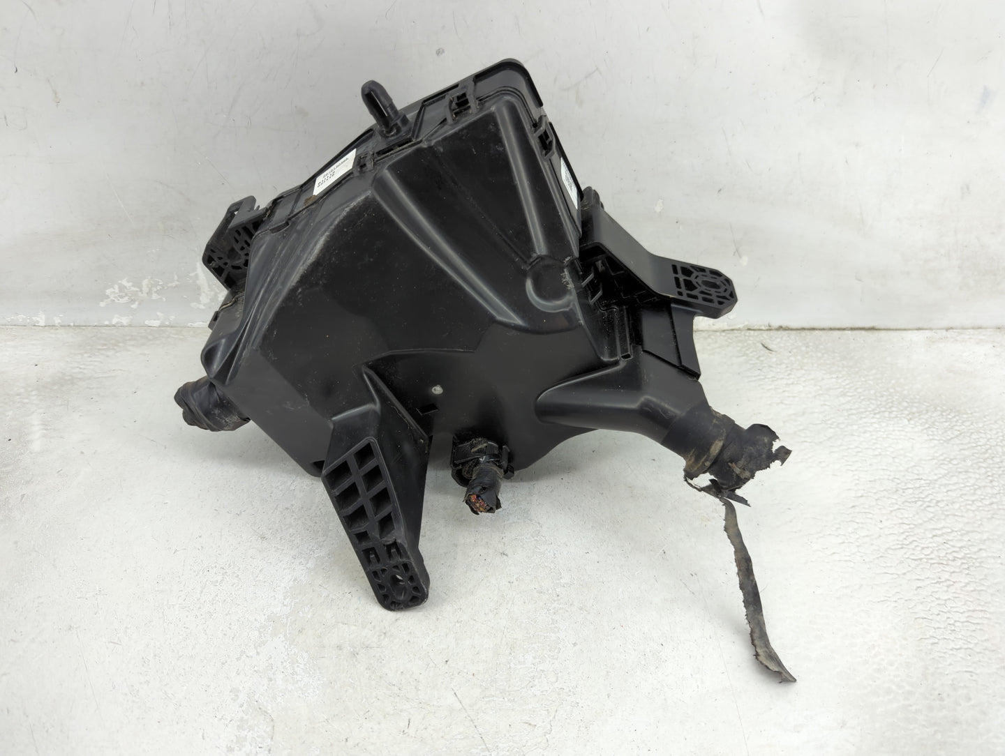 2021-2022 Hyundai Elantra Fusebox Fuse Box Panel Relay Module P/N:18980-09625 18960-09630 Fits Fits 2021 2022 OEM Used Auto 
