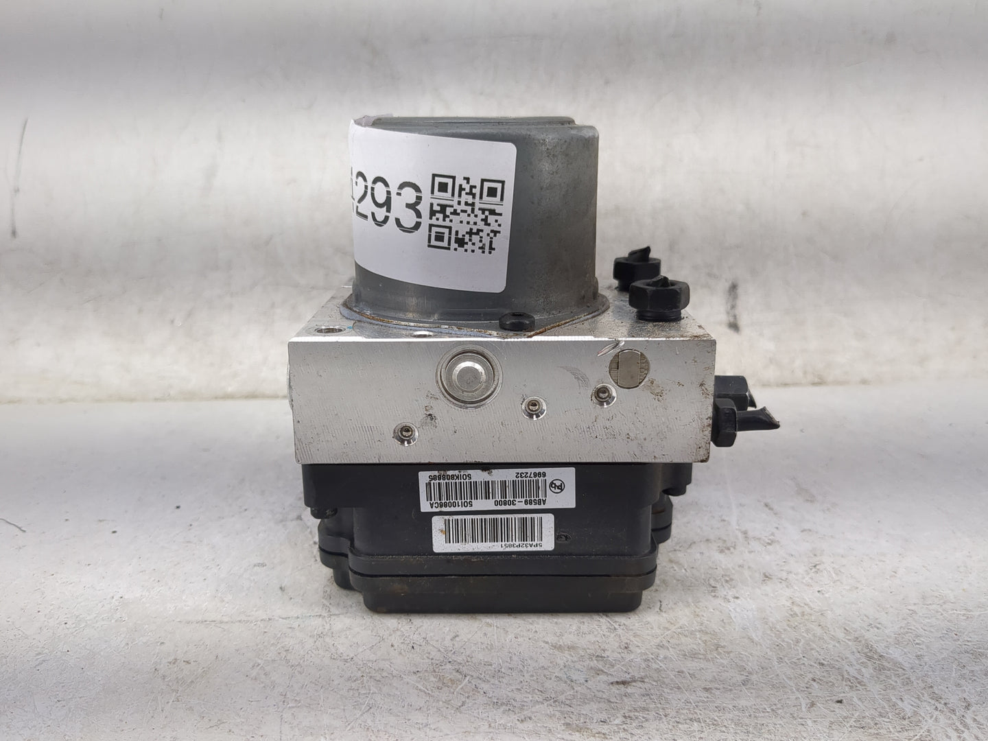 2021-2022 Hyundai Elantra ABS Pump Control Module Replacement P/N:58910-AB800 58900-AB800, AB589-20800 Fits Fits 2021 2022 O