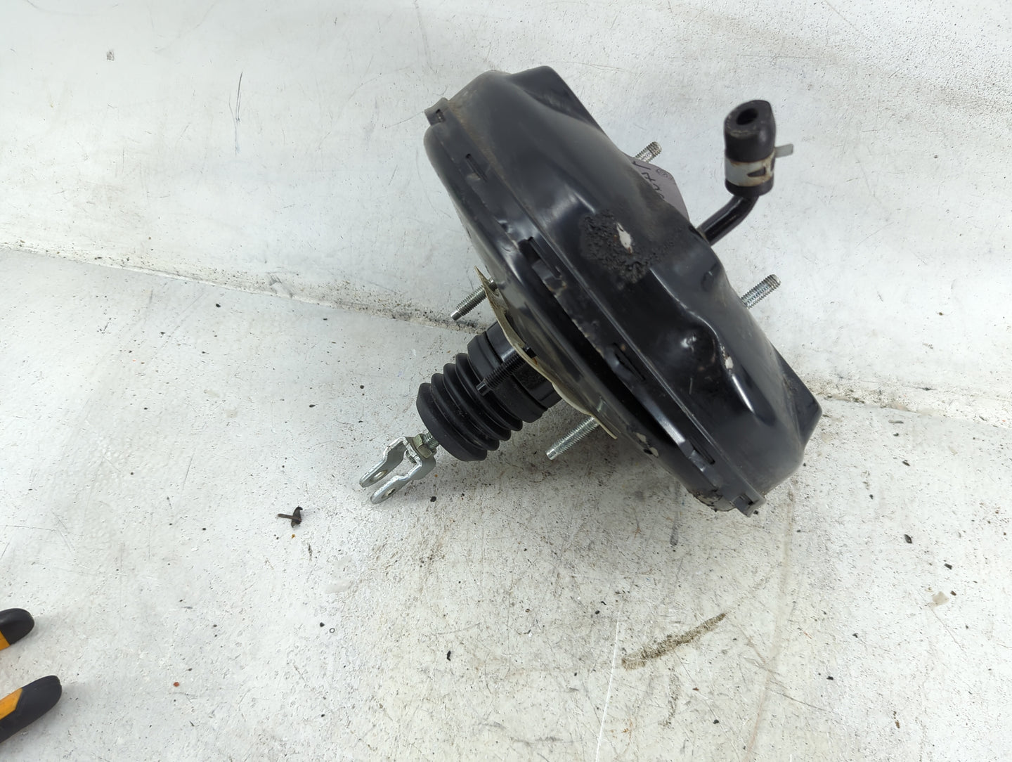 2021-2022 Hyundai Elantra Power Brake Booster Oem 1490376 - Oemusedautoparts1.com