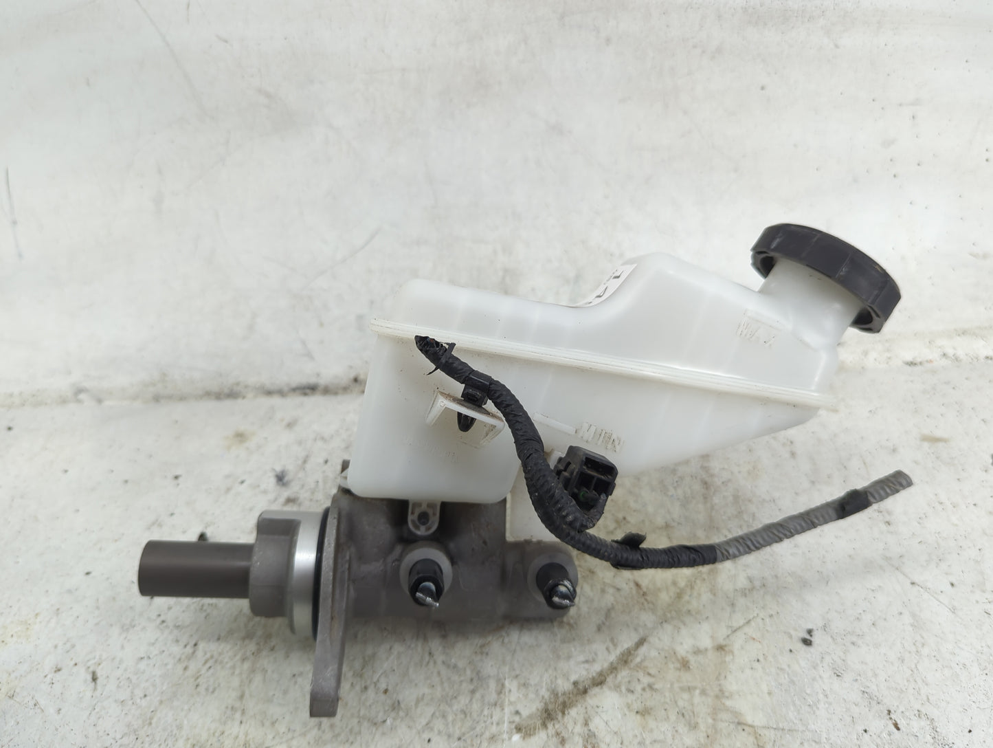 2021 Hyundai Elantra Brake Master Cylinder - Oemusedautoparts1.com