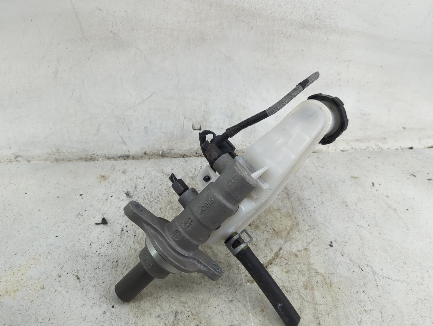 2021 Hyundai Elantra Brake Master Cylinder - Oemusedautoparts1.com