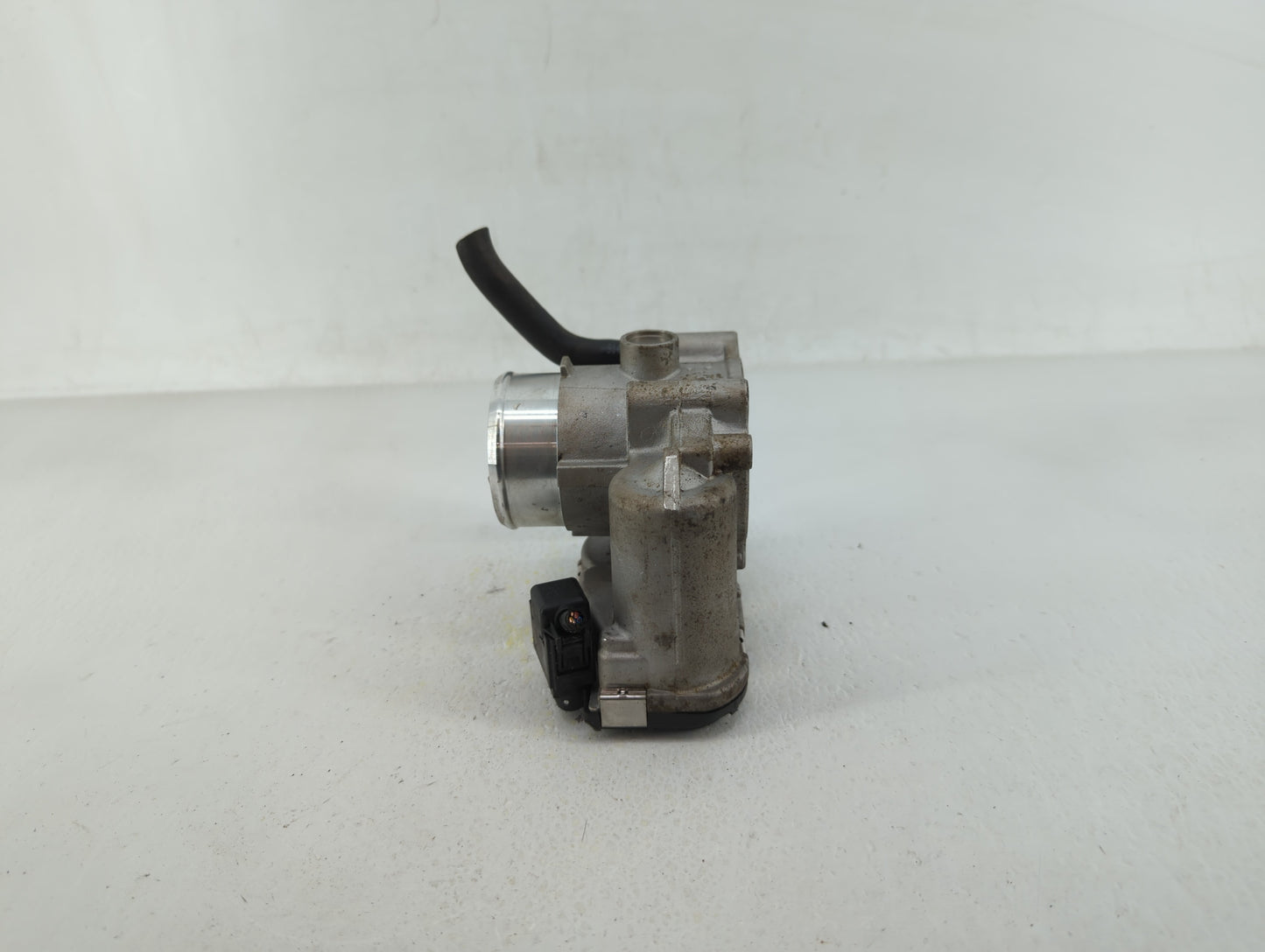 2021-2022 Hyundai Elantra Throttle Body P/N:35100-03HA0 Fits Fits 2017 2018 2019 2020 2021 2022 OEM Used Auto Parts - Oemuse