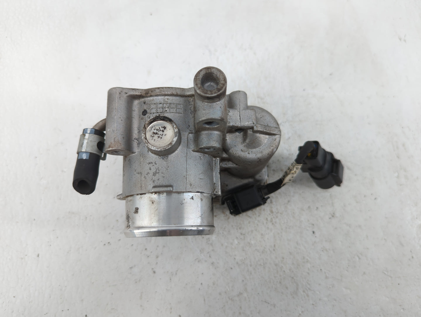 2021-2022 Hyundai Elantra Throttle Body P/N:35100-03HA0 Fits Fits 2017 2018 2019 2020 2021 2022 OEM Used Auto Parts - Oemuse