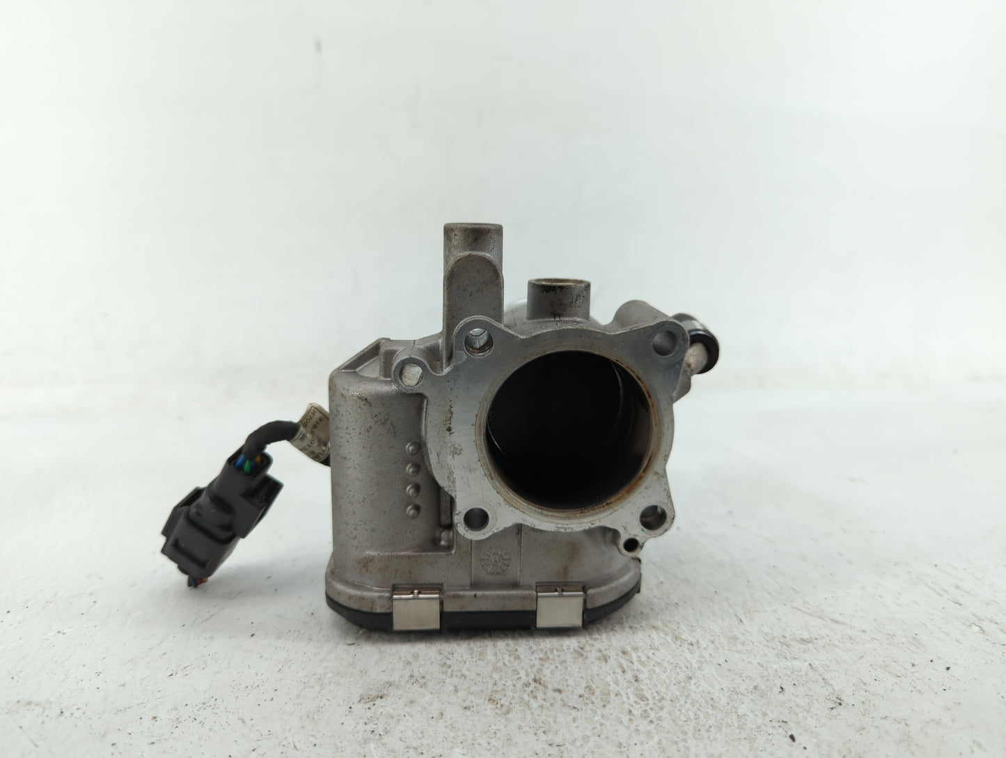 2021-2022 Hyundai Elantra Throttle Body P/N:35100-03HA0 Fits Fits 2017 2018 2019 2020 2021 2022 OEM Used Auto Parts - Oemuse