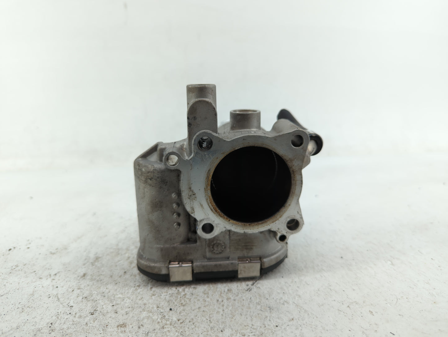 2021-2022 Hyundai Elantra Throttle Body P/N:35100-03HA0 Fits Fits 2017 2018 2019 2020 2021 2022 OEM Used Auto Parts - Oemuse