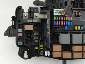 2021-2022 Hyundai Elantra Fusebox Fuse Box Panel Relay Module P/N:2103100638 Fits Fits 2021 2022 OEM Used Auto Parts
