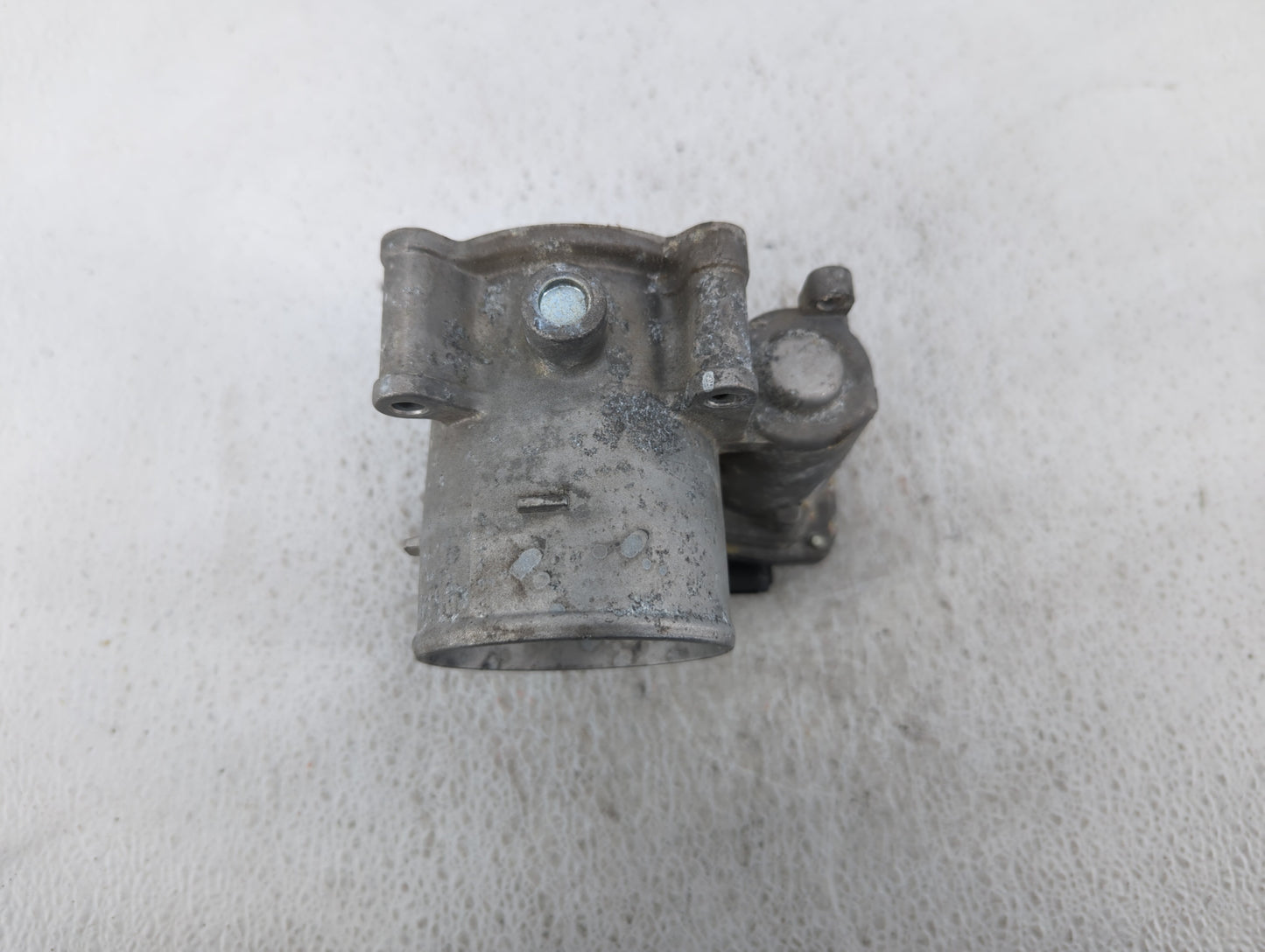 2021-2022 Hyundai Elantra Throttle Body P/N:35100-2J410 Fits Fits 2021 2022 OEM Used Auto Parts - Oemusedautoparts1.com
