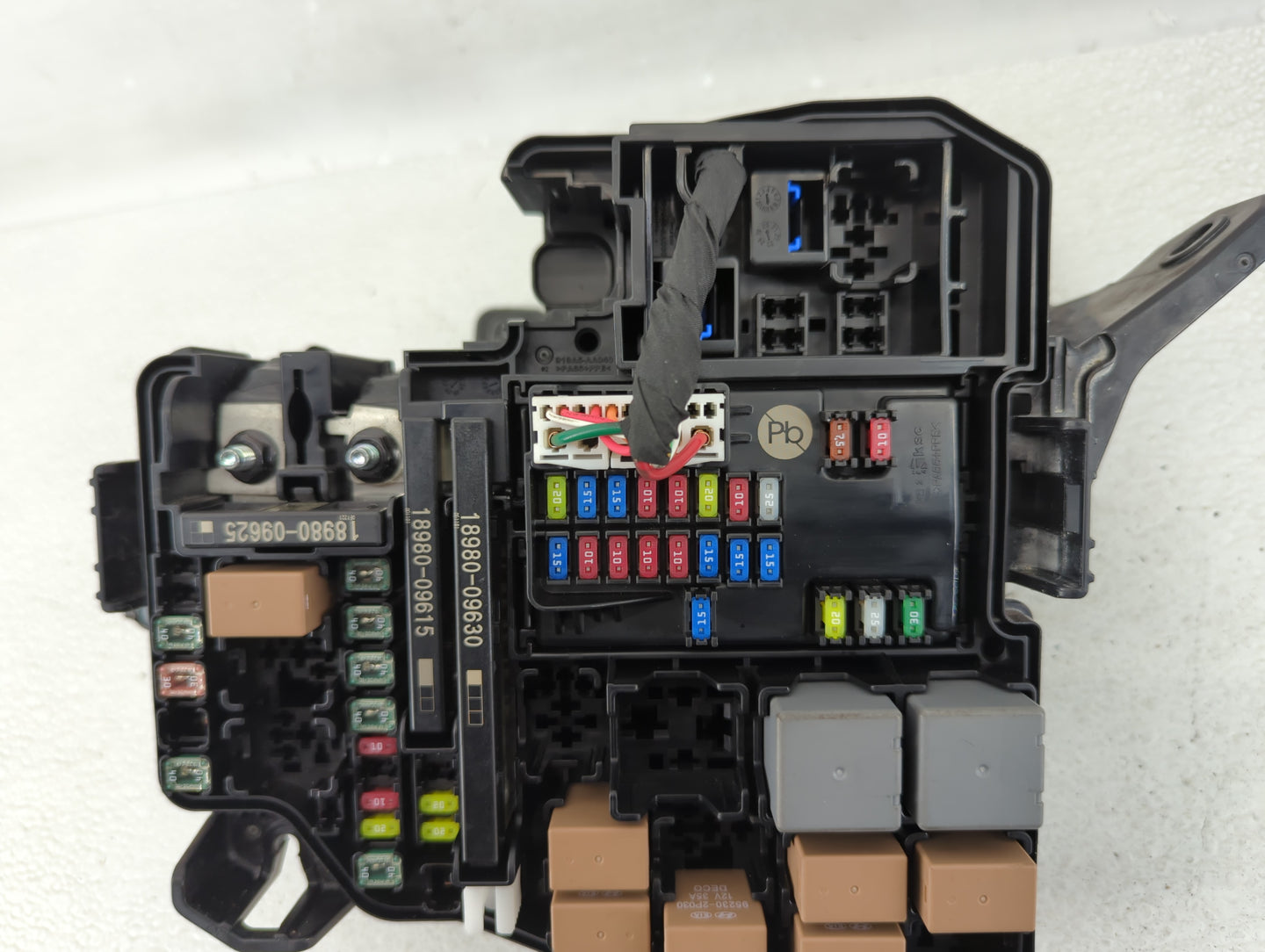 2021-2022 Hyundai Elantra Fusebox Fuse Box Panel Relay Module P/N:91250-AA180 Fits Fits 2021 2022 OEM Used Auto Parts - Oemu