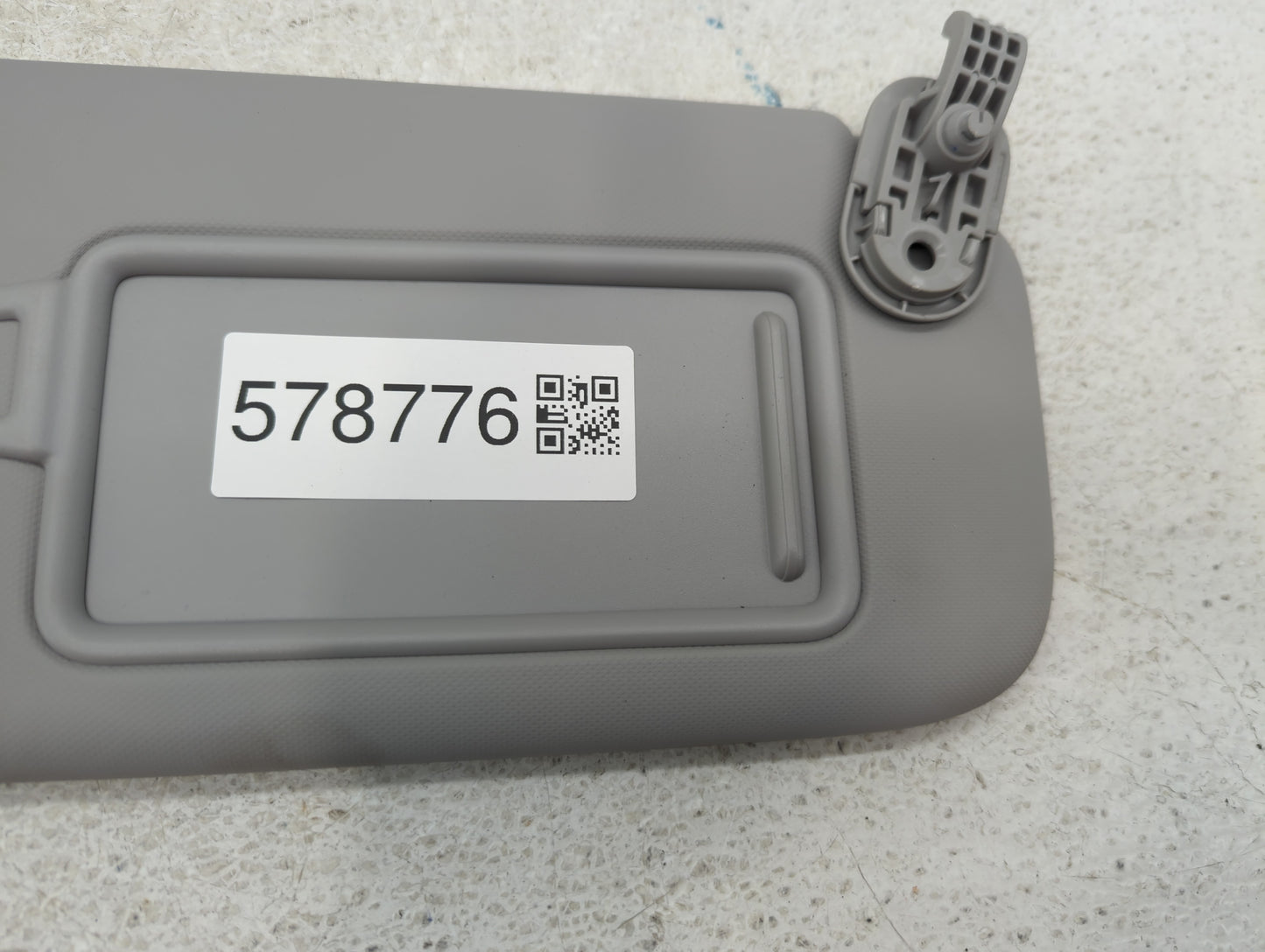 2021-2022 Hyundai Elantra Sun Visor Shade Replacement Passenger Right Mirror Fits Fits 2021 2022 OEM Used Auto Parts - Oemus