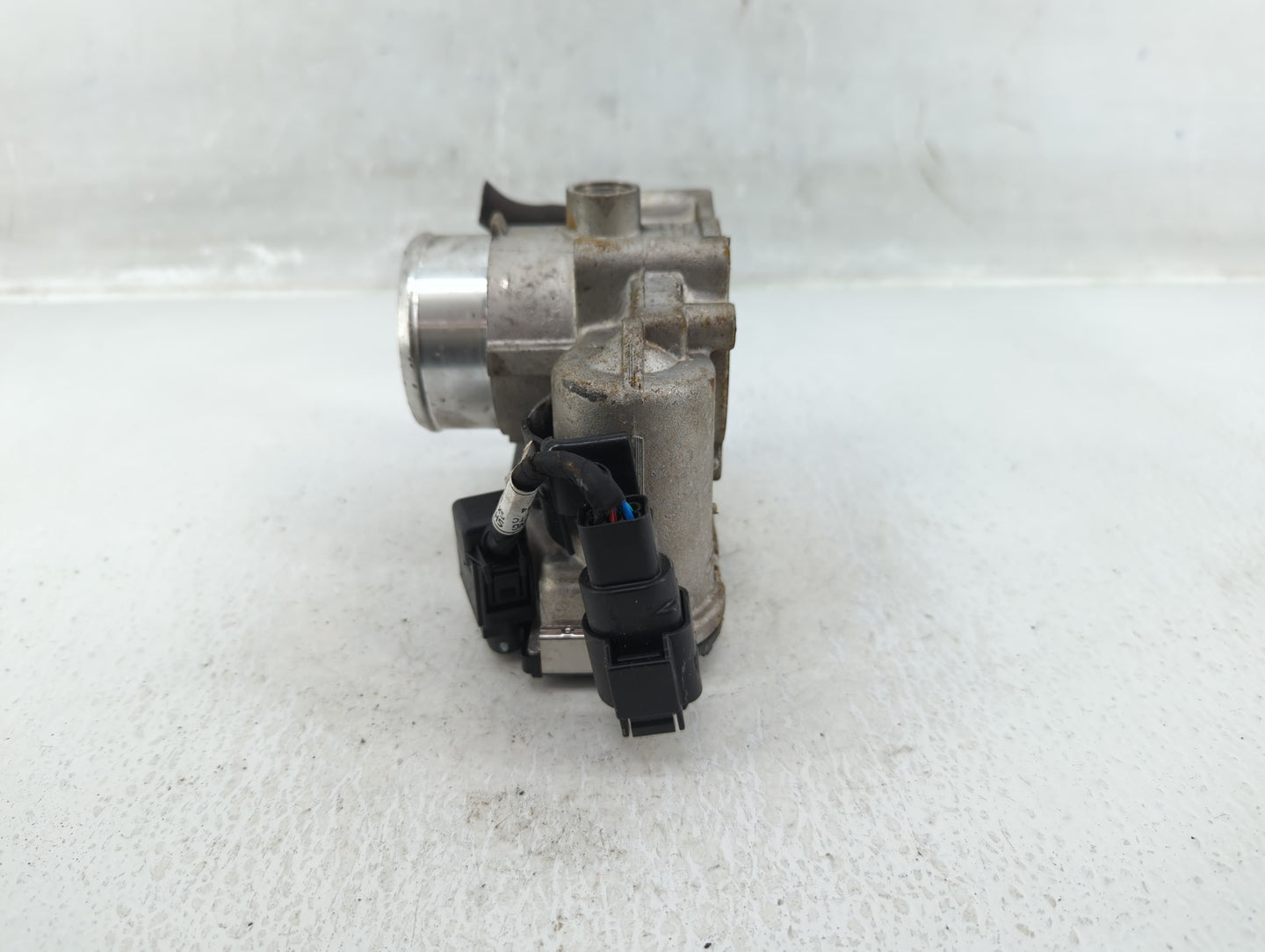2021-2022 Hyundai Elantra Throttle Body P/N:35100-03HA0 Fits Fits 2017 2018 2019 2020 2021 2022 OEM Used Auto Parts - Oemuse