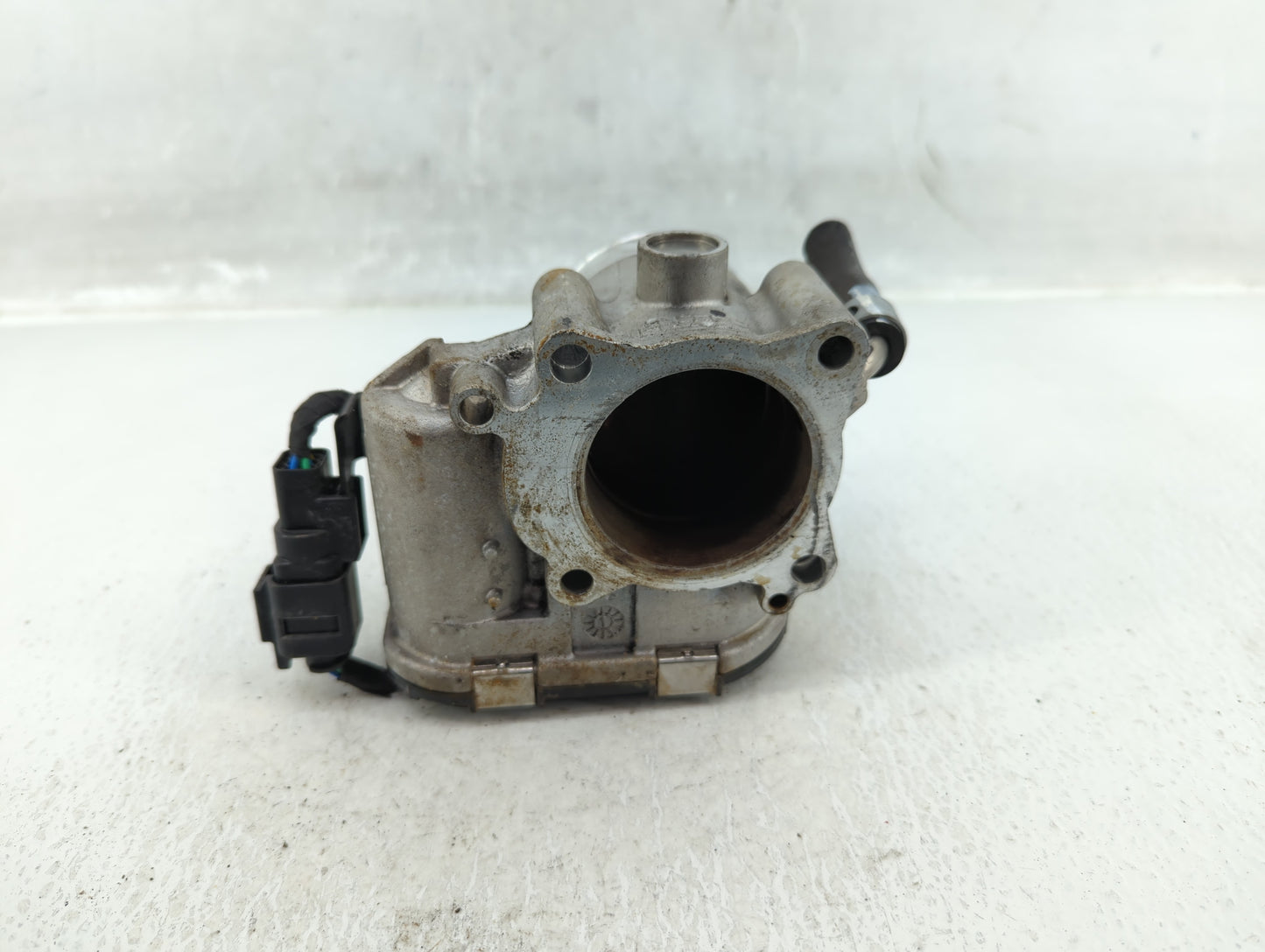 2021-2022 Hyundai Elantra Throttle Body P/N:35100-03HA0 Fits Fits 2017 2018 2019 2020 2021 2022 OEM Used Auto Parts - Oemuse