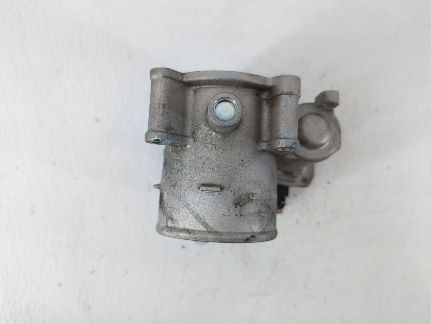 2021-2022 Hyundai Elantra Throttle Body P/N:35100-2J410 Fits Fits 2021 2022 OEM Used Auto Parts - Oemusedautoparts1.com