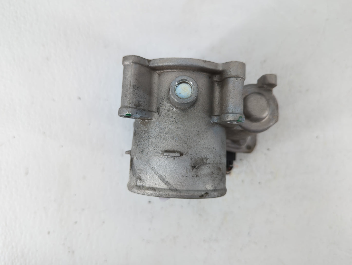 2021-2022 Hyundai Elantra Throttle Body P/N:35100-2J410 Fits Fits 2021 2022 OEM Used Auto Parts - Oemusedautoparts1.com