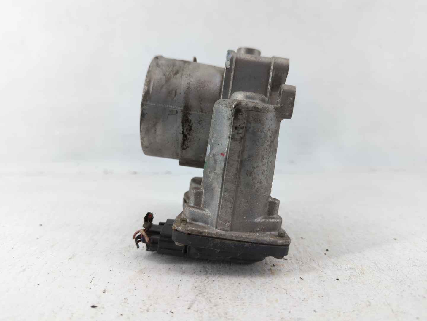 2021-2022 Hyundai Elantra Throttle Body P/N:35100-2J410 Fits Fits 2021 2022 OEM Used Auto Parts - Oemusedautoparts1.com