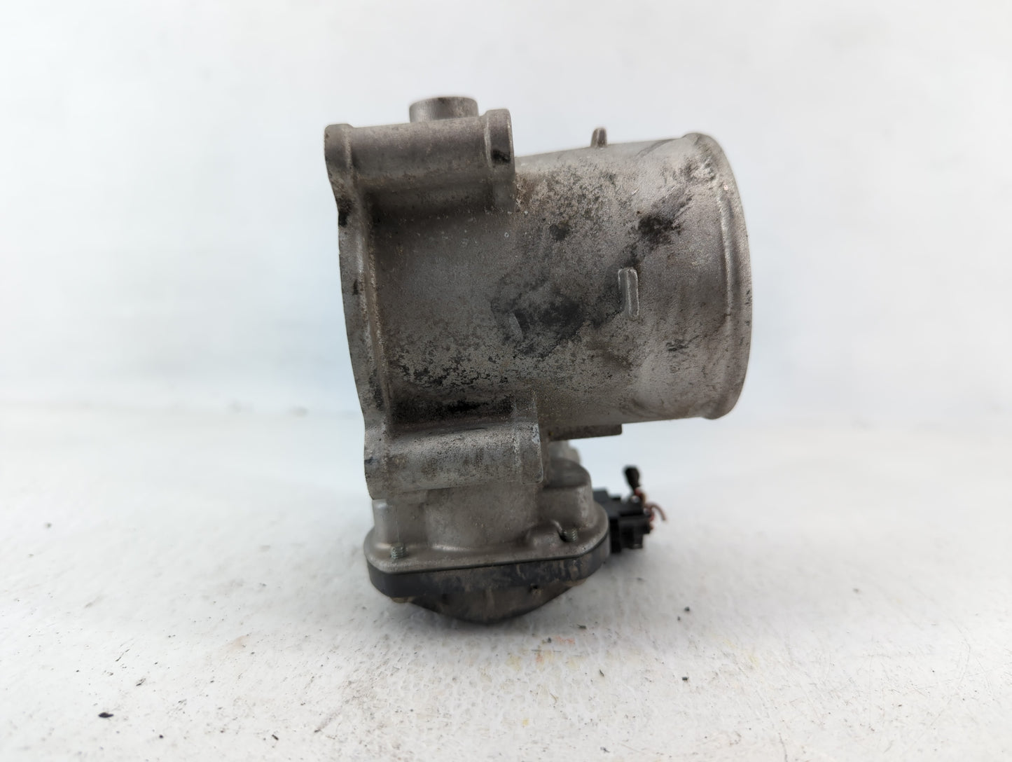 2021-2022 Hyundai Elantra Throttle Body P/N:35100-2J410 Fits Fits 2021 2022 OEM Used Auto Parts - Oemusedautoparts1.com