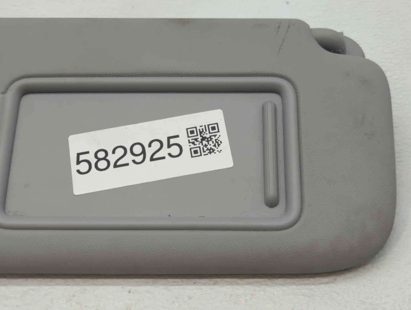 2021-2022 Hyundai Elantra Sun Visor Shade Replacement Passenger Right Mirror Fits Fits 2021 2022 OEM Used Auto Parts - Oemus