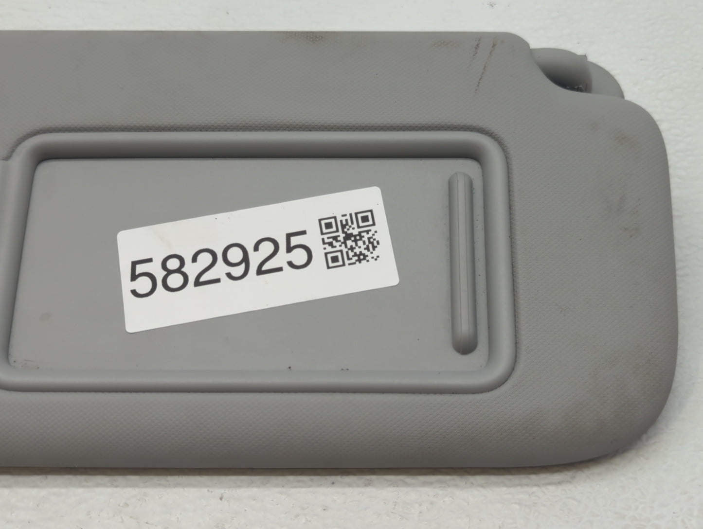 2021-2022 Hyundai Elantra Sun Visor Shade Replacement Passenger Right Mirror Fits Fits 2021 2022 OEM Used Auto Parts - Oemus