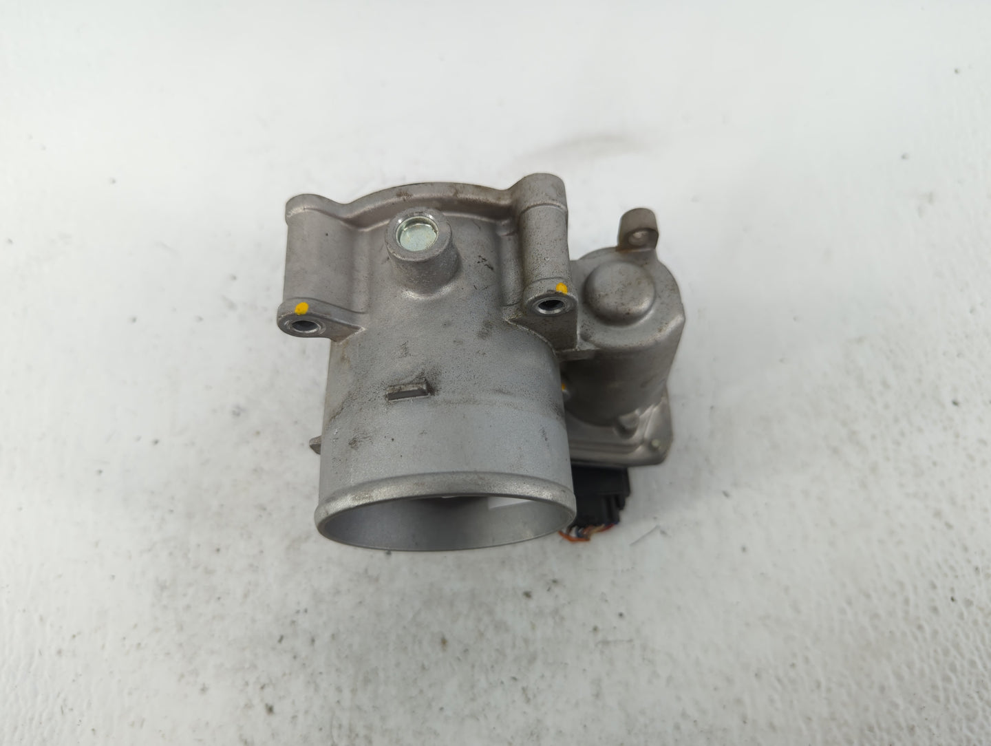 2021-2022 Hyundai Elantra Throttle Body P/N:35100-2J410 Fits Fits 2021 2022 OEM Used Auto Parts - Oemusedautoparts1.com