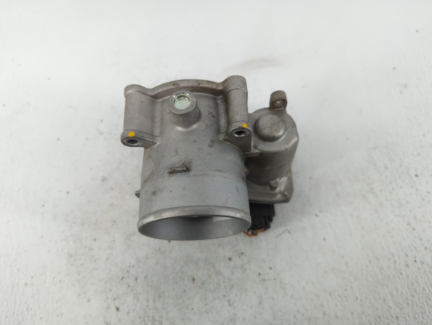 2021-2022 Hyundai Elantra Throttle Body P/N:35100-2J410 Fits Fits 2021 2022 OEM Used Auto Parts - Oemusedautoparts1.com