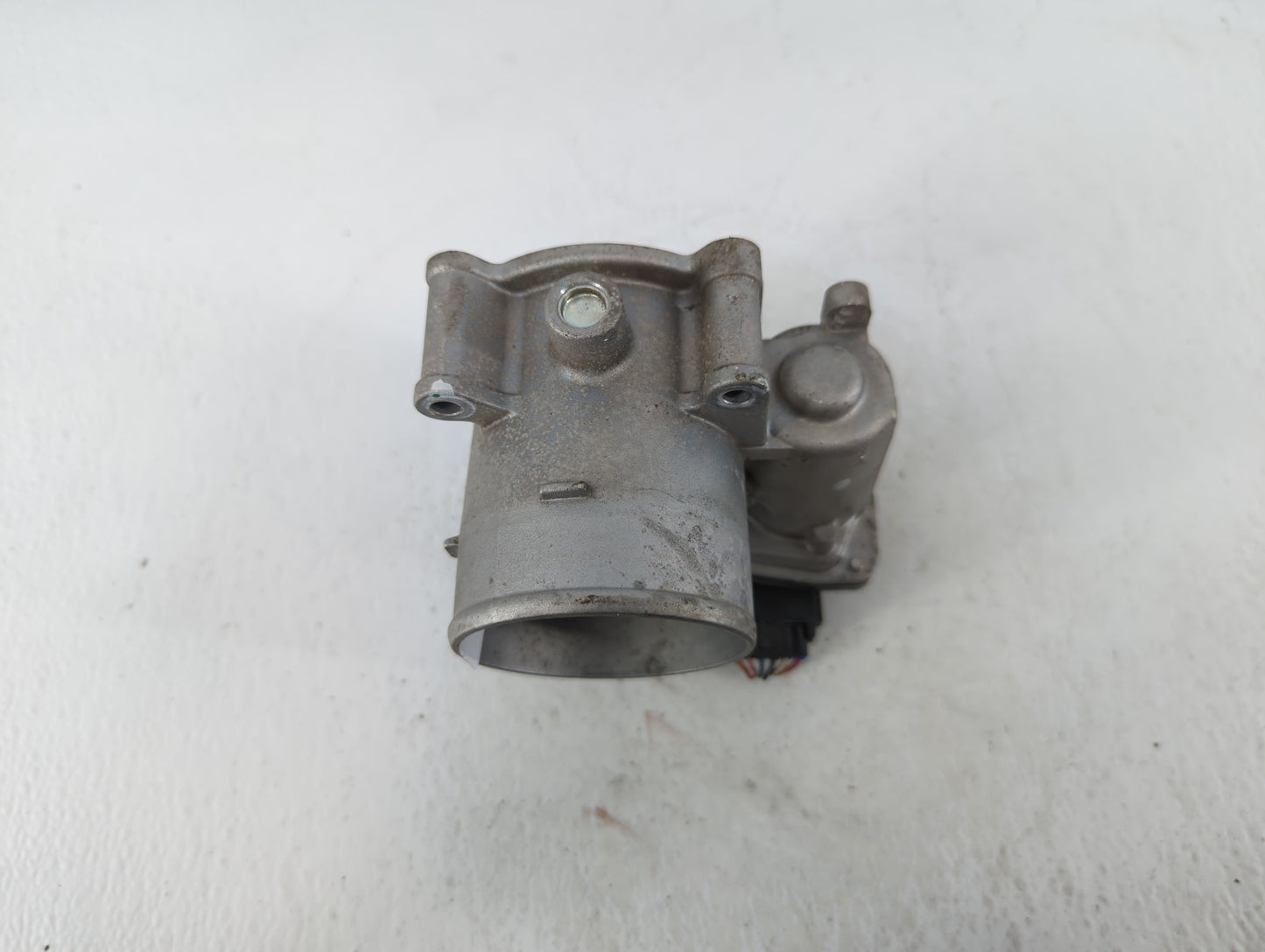 2021-2022 Hyundai Elantra Throttle Body P/N:35100-2J410 Fits Fits 2021 2022 OEM Used Auto Parts - Oemusedautoparts1.com