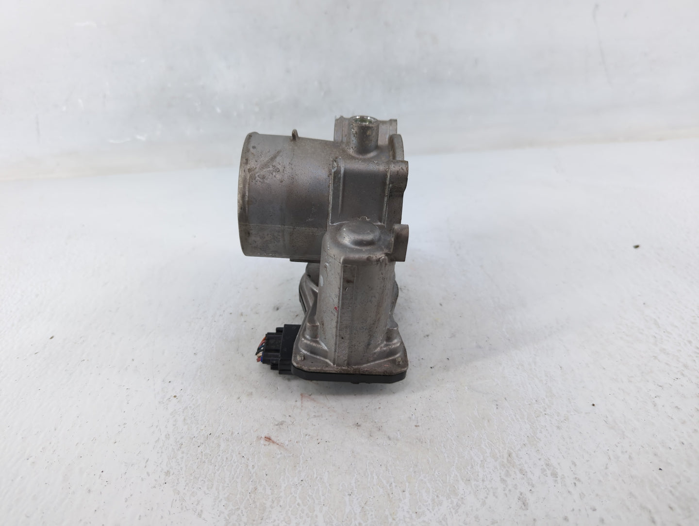 2021-2022 Hyundai Elantra Throttle Body P/N:35100-2J410 Fits Fits 2021 2022 OEM Used Auto Parts - Oemusedautoparts1.com