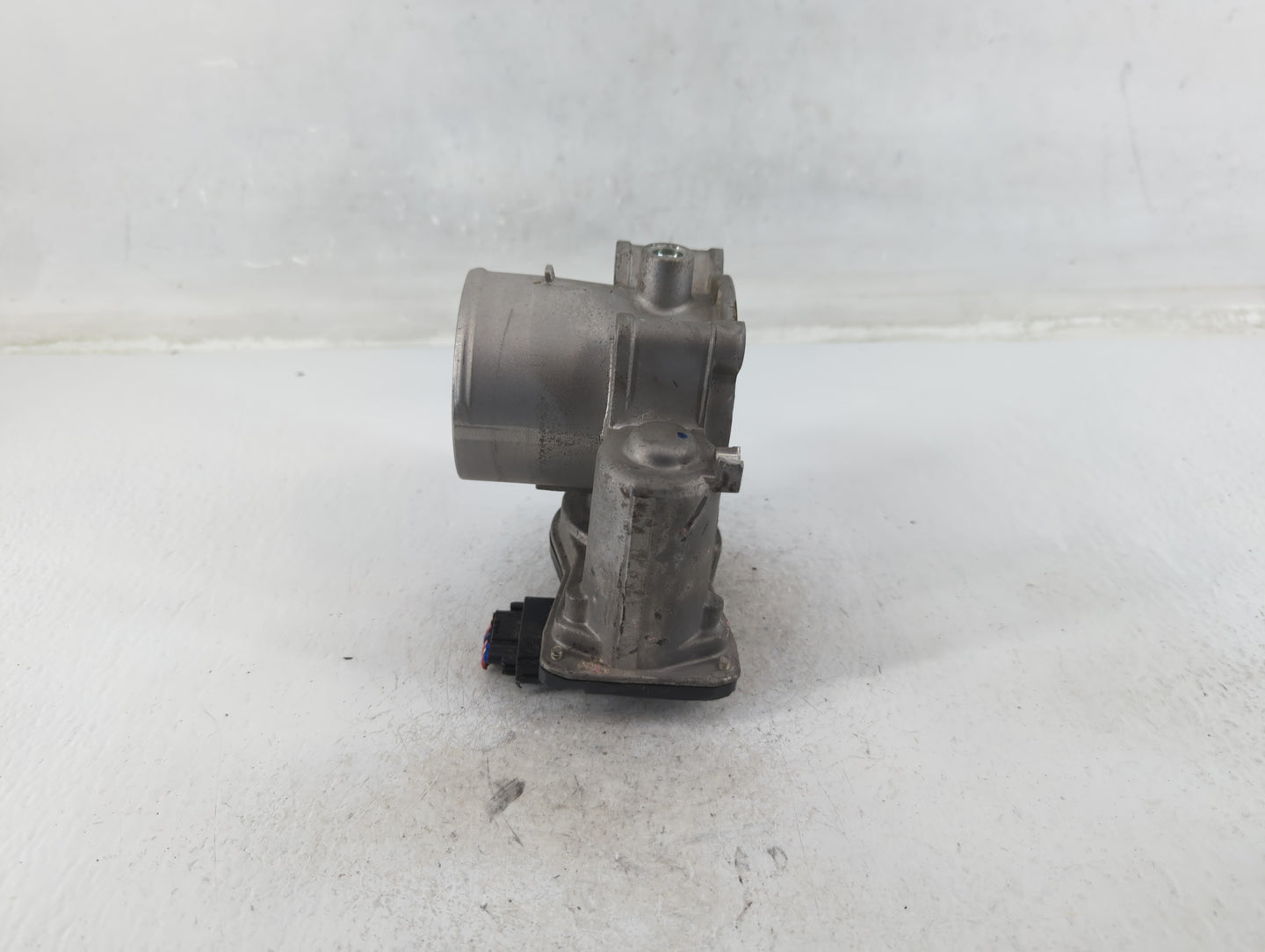 2021-2022 Hyundai Elantra Throttle Body P/N:3270 04E13 35100-2J410 Fits Fits 2021 2022 OEM Used Auto Parts - Oemusedautopart
