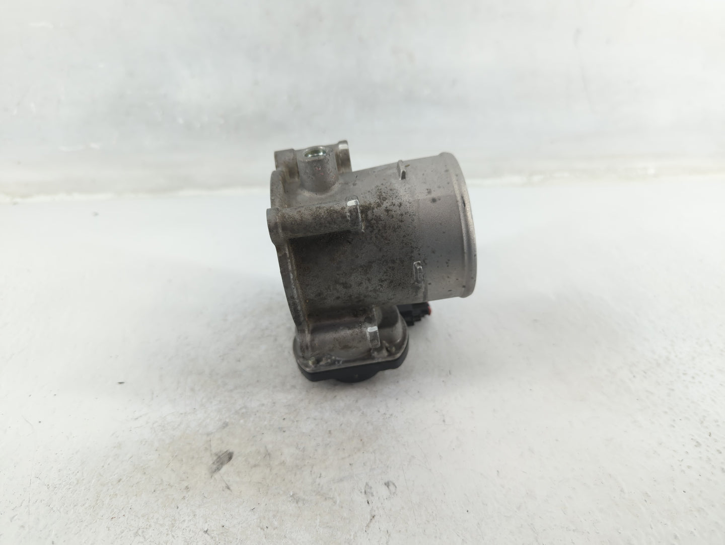 2021-2022 Hyundai Elantra Throttle Body P/N:3270 04E13 35100-2J410 Fits Fits 2021 2022 OEM Used Auto Parts - Oemusedautopart